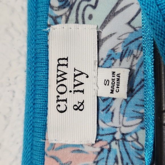 Crown & Ivy Sweater - Picture 3 of 3